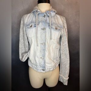🧥 Mudd Y2K Denim Jacket with Gray Hoodie Sleeves - Size M (Juniors)
